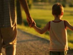 T�rk �ocuklar� Gay Ailelere mi Verildi?